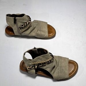 Blowfish Beige Open Toe  Sandals with Leopard Strap Suze 7